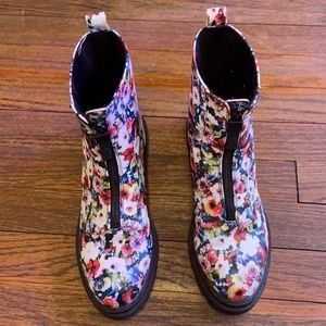 Rocket Dog Women’s Floral Zipper Boots Size 7